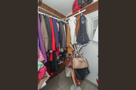 Casa à venda com 116m², 2 quartos e 2 vagasCloset 1 da suíte master