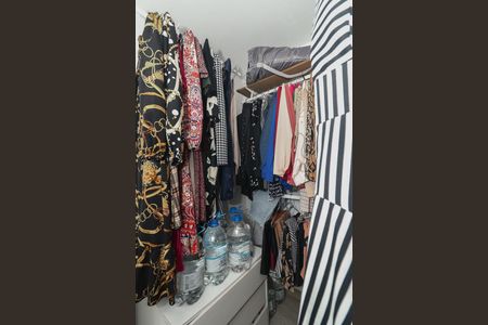 Casa à venda com 116m², 2 quartos e 2 vagasCloset 2 da suíte master