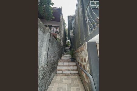 Casa à venda com 116m², 2 quartos e 2 vagasFachada lateral