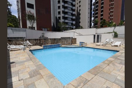 Apartamento à venda com 101m², 2 quartos e 2 vagasÁrea comum - Piscina