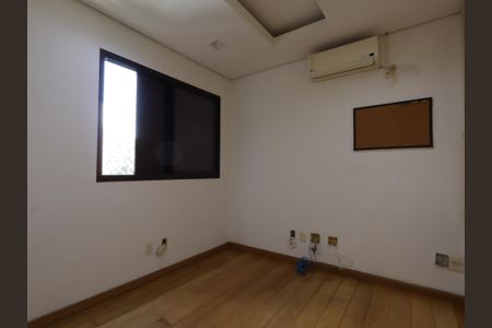 Apartamento à venda com 101m², 2 quartos e 2 vagasSala de TV
