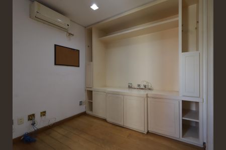 Apartamento à venda com 101m², 2 quartos e 2 vagasSala de TV