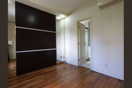 Apartamento à venda com 101m², 2 quartos e 2 vagasSuíte