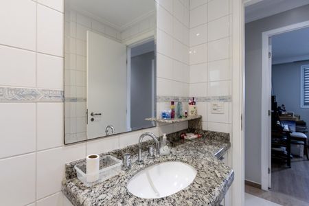 Apartamento à venda com 126m², 4 quartos e 3 vagasBanheiro do Corredor