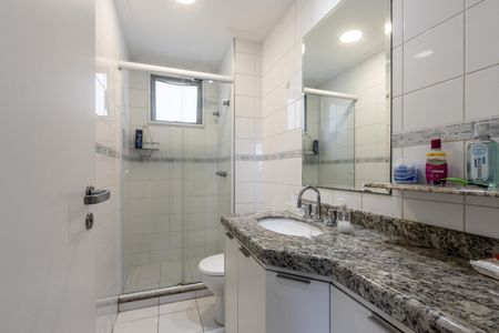 Apartamento à venda com 126m², 4 quartos e 3 vagasBanheiro do Corredor