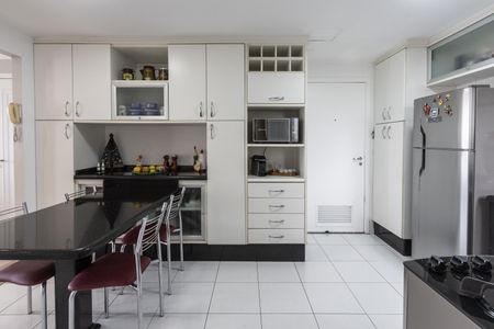 Apartamento à venda com 126m², 4 quartos e 3 vagasCozinha