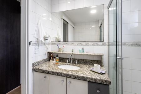 Apartamento à venda com 126m², 4 quartos e 3 vagasQuarto 1 - Banheiro