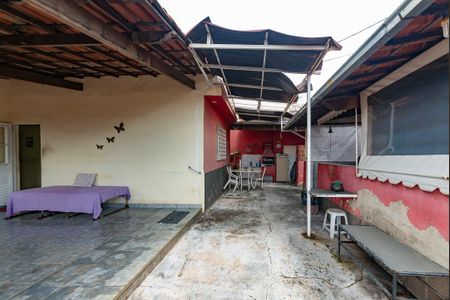 Casa à venda com 240m², 4 quartos e 7 vagas