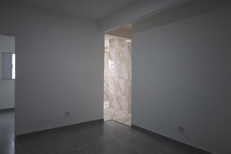 Casa para alugar com 1 quarto, 40m² em Campo Grande, São Paulo