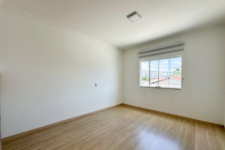 Quarto 1 de casa para alugar com 2 quartos, 60m² em Jardim Lauro Gomes, São Bernardo do Campo