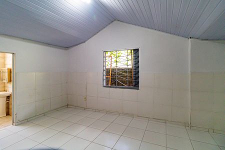 Quarto de casa para alugar com 1 quarto, 80m² em Rio Pequeno, São Paulo