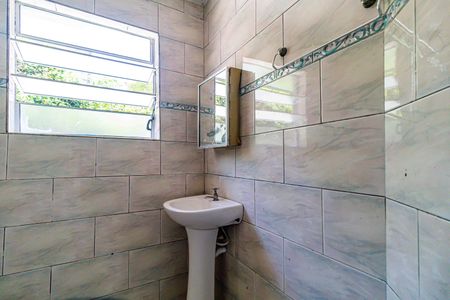 Banheiro de casa para alugar com 1 quarto, 80m² em Rio Pequeno, São Paulo