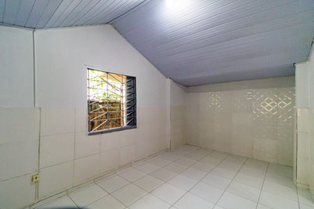 Quarto de casa para alugar com 1 quarto, 80m² em Rio Pequeno, São Paulo