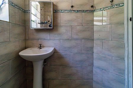 Casa para alugar com 80m², 1 quarto e sem vaga Casa para alugar com 80m², 1 quarto e sem vagaBanheiro