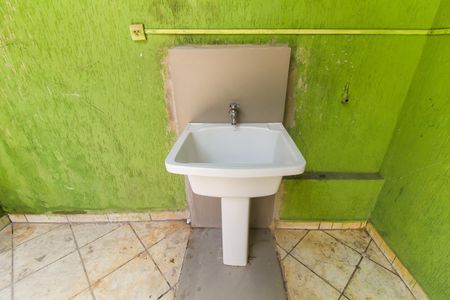 Casa para alugar com 60m², 2 quartos e 1 vagaÁrea de Serviço