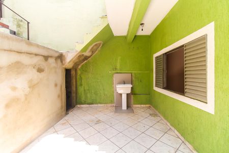 Casa para alugar com 60m², 2 quartos e 1 vagaÁrea de Serviço