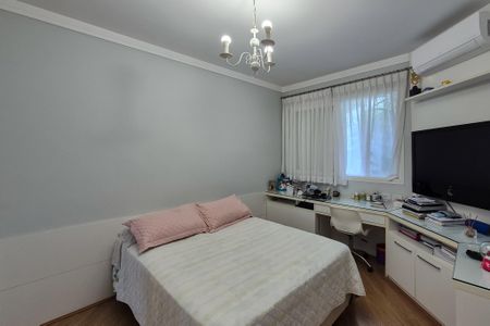 Casa à venda com 300m², 4 quartos e 6 vagas Casa à venda com 300m², 4 quartos e 6 vagasQuarto 1