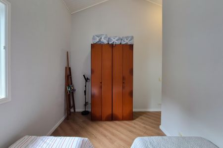 Casa à venda com 300m², 4 quartos e 6 vagas Casa à venda com 300m², 4 quartos e 6 vagasEscritório