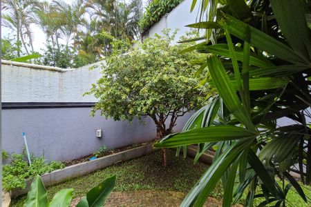 Casa à venda com 300m², 4 quartos e 6 vagas Casa à venda com 300m², 4 quartos e 6 vagasQuarto 1 - vista