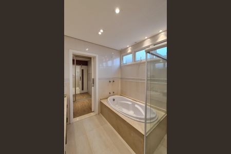 Casa à venda com 300m², 4 quartos e 6 vagas Casa à venda com 300m², 4 quartos e 6 vagasBanheiro da Suíte 1