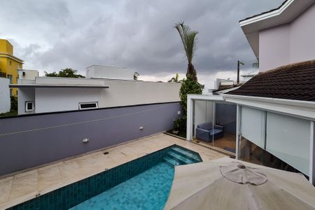 Casa à venda com 300m², 4 quartos e 6 vagas Casa à venda com 300m², 4 quartos e 6 vagasSuíte 1 - vista