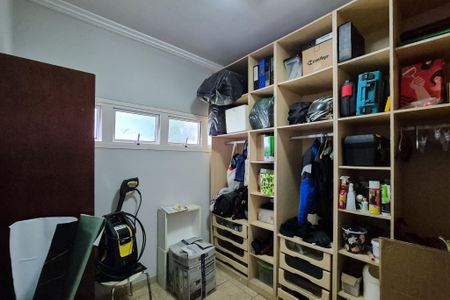 Casa à venda com 300m², 4 quartos e 6 vagas Casa à venda com 300m², 4 quartos e 6 vagasQuarto de Serviço