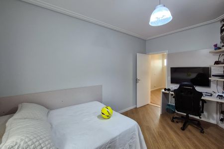 Casa à venda com 300m², 4 quartos e 6 vagas Casa à venda com 300m², 4 quartos e 6 vagasQuarto 2