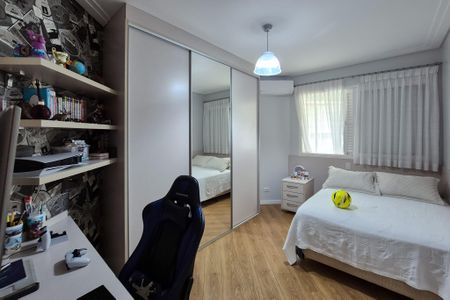 Casa à venda com 300m², 4 quartos e 6 vagas Casa à venda com 300m², 4 quartos e 6 vagasQuarto 2