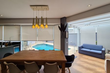 Casa à venda com 300m², 4 quartos e 6 vagas Casa à venda com 300m², 4 quartos e 6 vagasÁrea gourmet