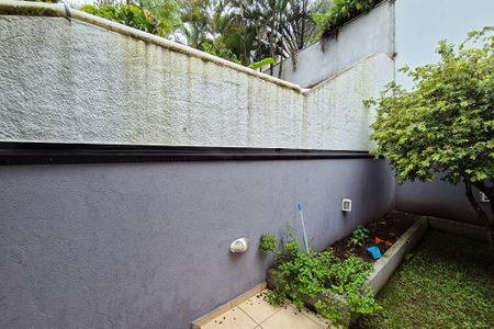 Casa à venda com 300m², 4 quartos e 6 vagas Casa à venda com 300m², 4 quartos e 6 vagasQuarto 2 - vista