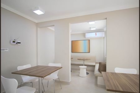 Apartamento à venda com 42m², 2 quartos e sem vagaÁrea comum - Salão de festa