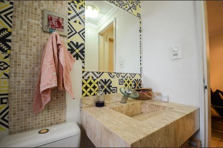 Casa à venda com 51m², 2 quartos e 1 vaga Casa à venda com 51m², 2 quartos e 1 vagaBanheiro