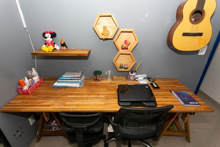 Apartamento à venda com 47m², 2 quartos e 1 vagaQuarto 2 - Mesa