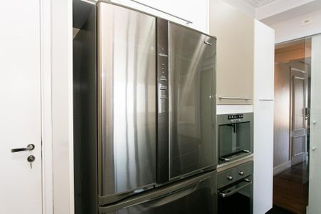 Apartamento para alugar com 106m², 3 quartos e 2 vagas Apartamento para alugar com 106m², 3 quartos e 2 vagasCozinha - Geladeira