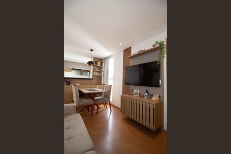 Sala de apartamento para alugar com 2 quartos, 40m² em Jardim Rosa de Franca, Guarulhos