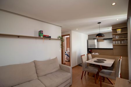 Sala de apartamento para alugar com 2 quartos, 40m² em Jardim Rosa de Franca, Guarulhos