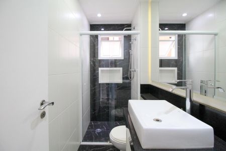 Apartamento à venda com 85m², 3 quartos e 2 vagasBanheiro da Suíte