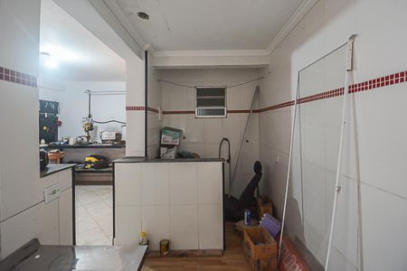 Casa à venda com 254m², 3 quartos e 3 vagas Casa à venda com 254m², 3 quartos e 3 vagasEdícula