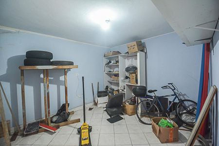 Casa à venda com 254m², 3 quartos e 3 vagas Casa à venda com 254m², 3 quartos e 3 vagasEdícula