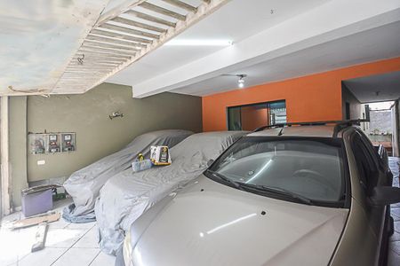 Casa à venda com 254m², 3 quartos e 3 vagas Casa à venda com 254m², 3 quartos e 3 vagasGaragem