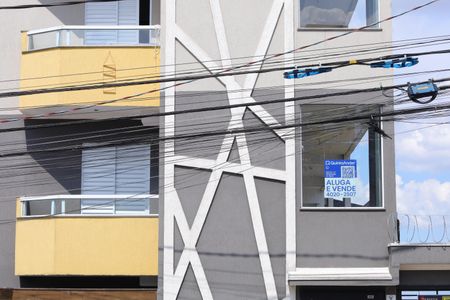 Apartamento para alugar com 36m², 2 quartos e 1 vagaPlaca instalada no vidro frontal do prédio - código da placa: EGWY - 431