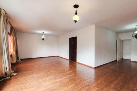 Apartamento para alugar com 148m², 3 quartos e 1 vaga Apartamento para alugar com 148m², 3 quartos e 1 vagaSala