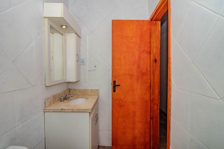 Banheiro de apartamento para alugar com 1 quarto, 39m² em Sarandi, Porto Alegre