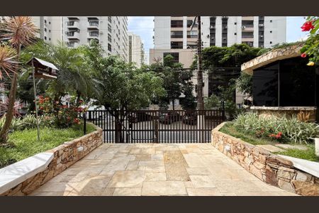 Apartamento para alugar com 90m², 2 quartos e 2 vagasFachada