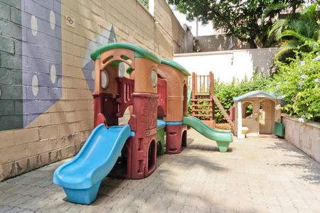 Apartamento para alugar com 65m², 2 quartos e 1 vaga Apartamento para alugar com 65m², 2 quartos e 1 vagaÁrea comum - Playground