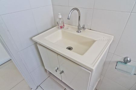 Apartamento para alugar com 65m², 2 quartos e 1 vaga Apartamento para alugar com 65m², 2 quartos e 1 vagaBanheiro