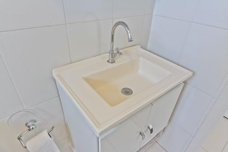 Apartamento para alugar com 65m², 2 quartos e 1 vaga Apartamento para alugar com 65m², 2 quartos e 1 vagaBanheiro da Suíte