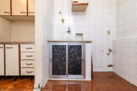 Casa à venda com 96m², 2 quartos e sem vaga Casa à venda com 96m², 2 quartos e sem vagaCozinha - Armários