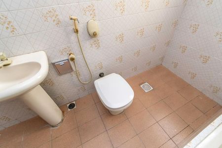 Casa à venda com 96m², 2 quartos e sem vaga Casa à venda com 96m², 2 quartos e sem vagaBanheiro da Suíte