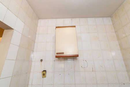 Casa à venda com 96m², 2 quartos e sem vaga Casa à venda com 96m², 2 quartos e sem vagaCozinha - Armários